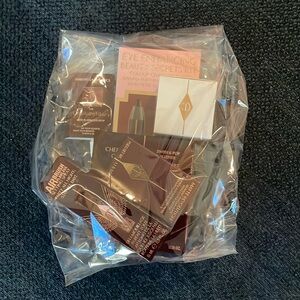 Charlotte Tilbury Gift Pack Never opened